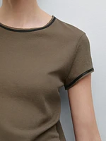 T-shirt contrastant avec liserés en cuir