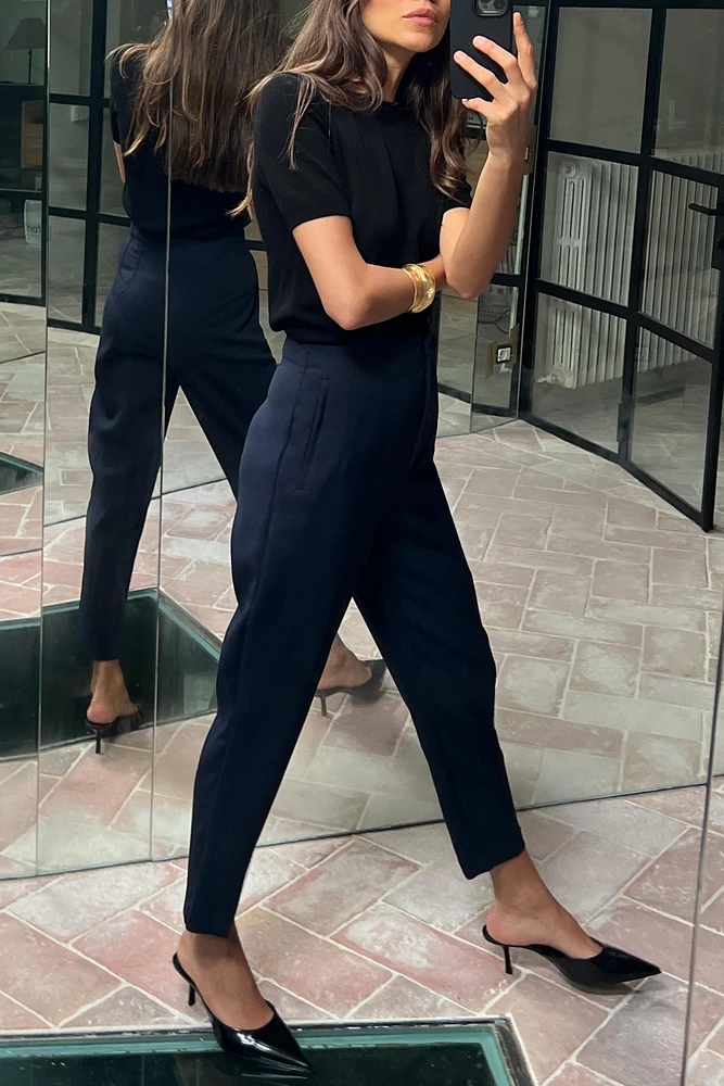 PANTS WITH A HIGH WAIST