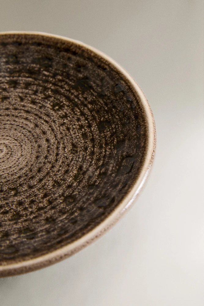 RAISED-DESIGN SIDE PLATE