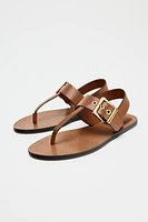 LOW HEELED SANDALS WITH BUCKLE