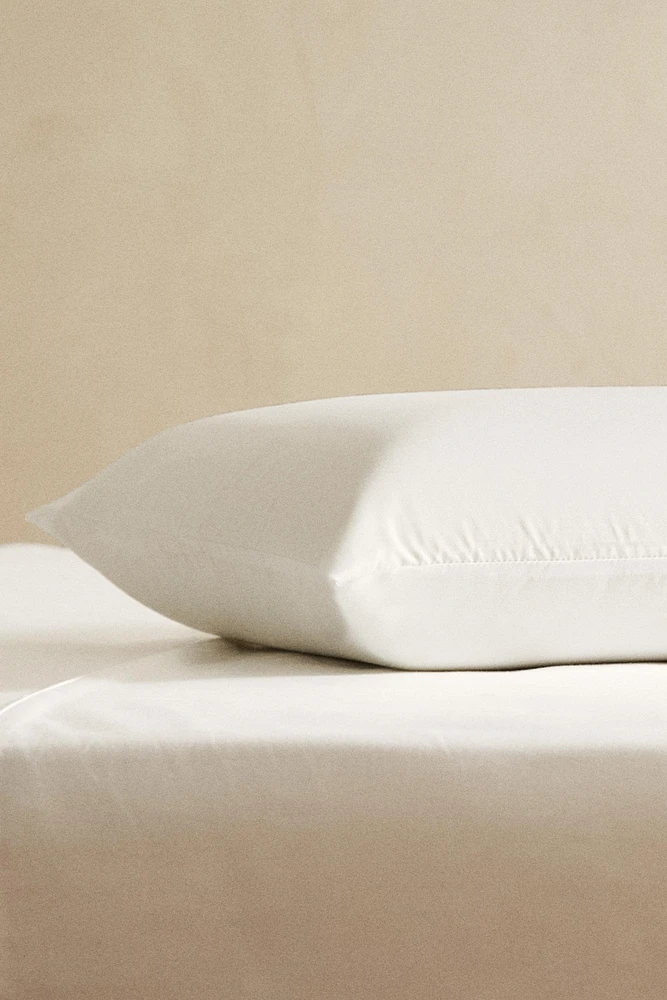 MEMORY FOAM BLOCK PILLOW