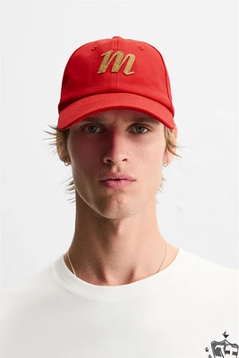 CONTRAST EMBROIDERED CAP