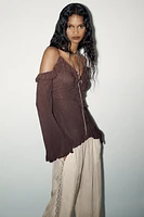 RUFFLED COLD-SHOULDER TOP