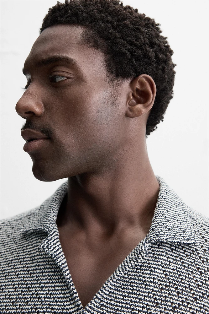 OPEN TEXTURED SHIRT