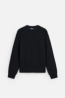 RIBBED TEXTURED SWEATER