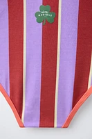 2-6 ANS/ MAILLOT DE BAIN RAYURES LOGO HÔTEL MAGIQUE © X ZARA