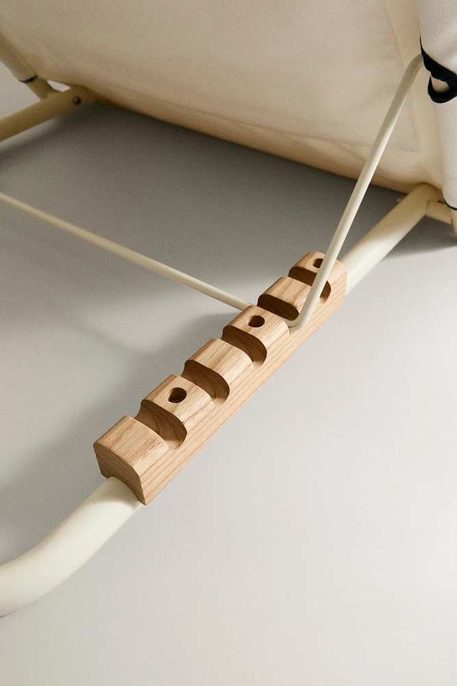 FOLDING FLOOR BEACH LOUNGER