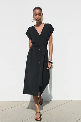 FLOWY BELTED DRESS