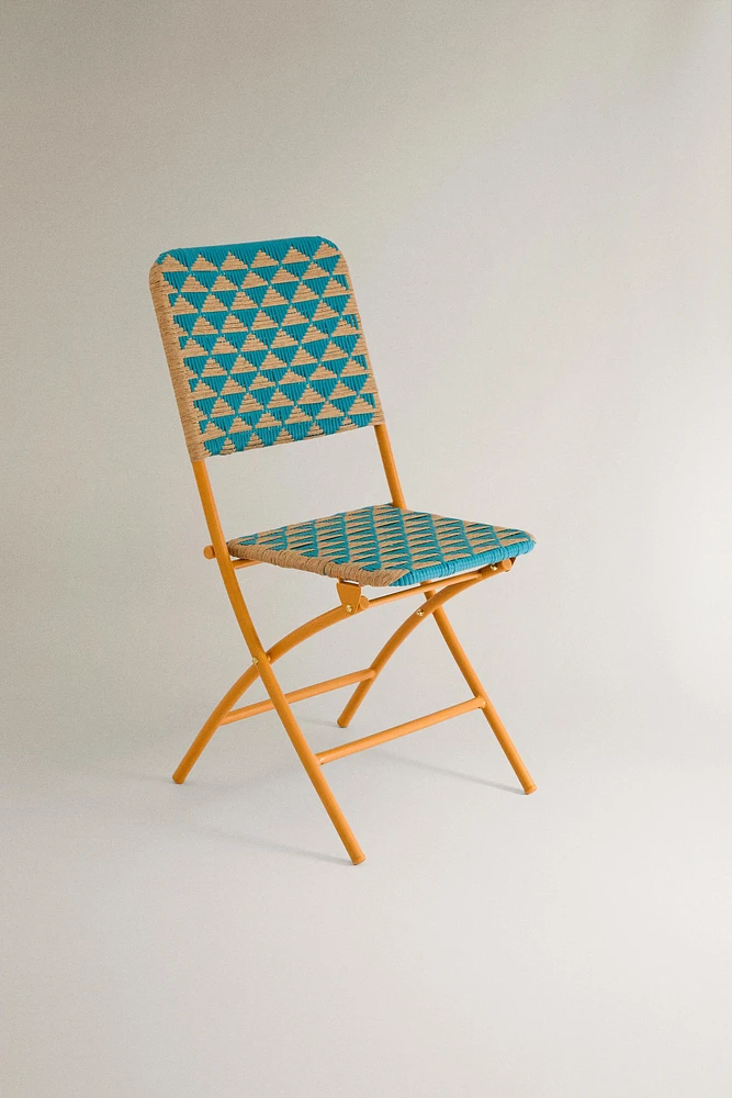 WOVEN FOLDING CHAIR WITH TRIANGLES