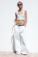 TOP AVEC BRODERIES PERFORÉES