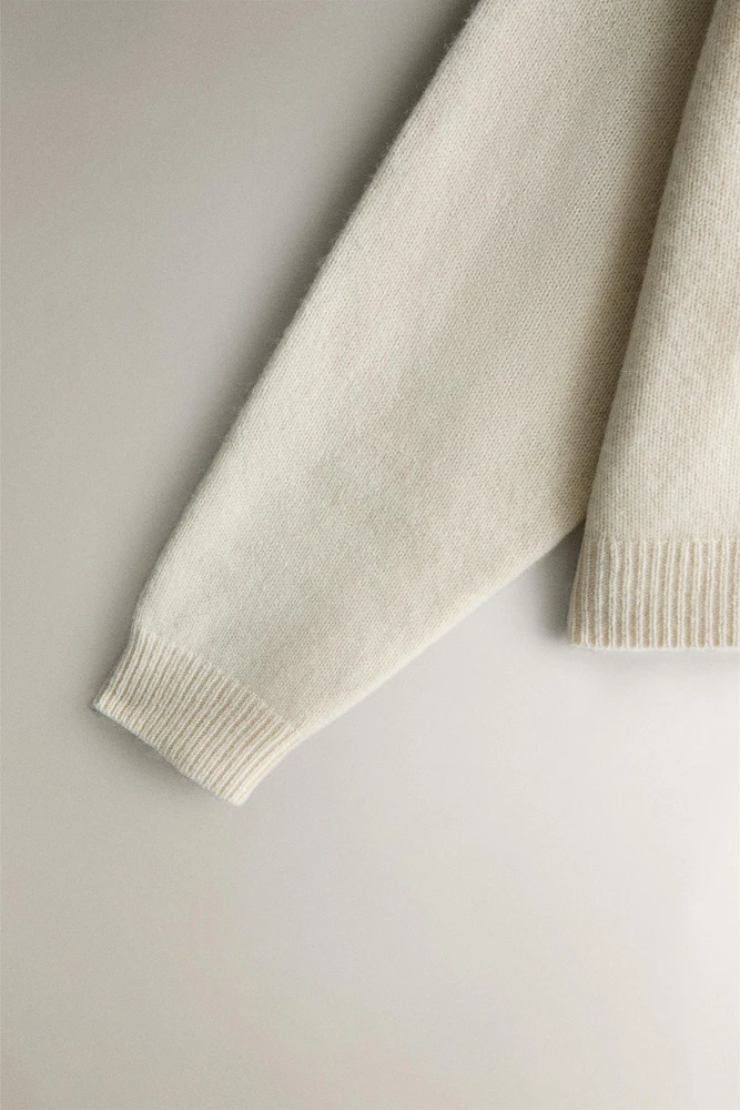 CASHMERE SWEATER