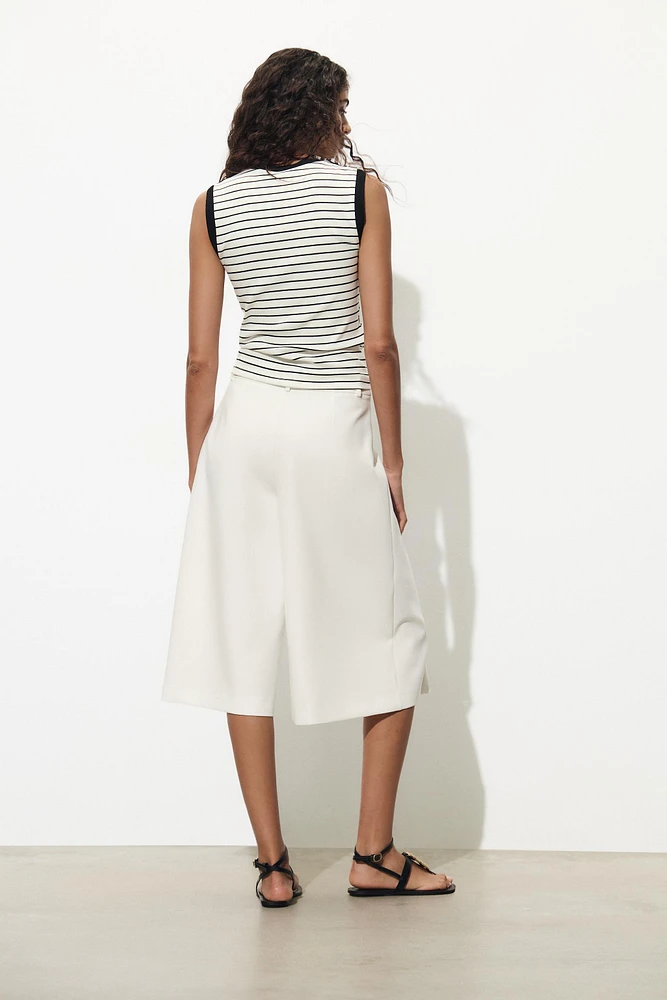 STRIPED BUTTON T-SHIRT
