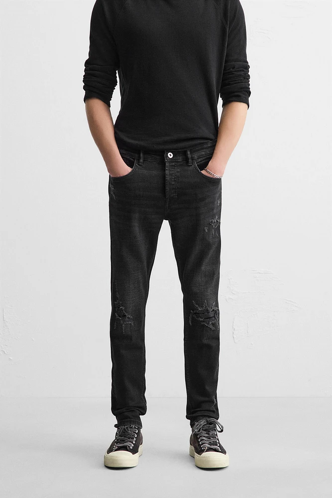 RIPPED SKINNY JEANS