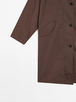 Trench fluide en tissu déperlant