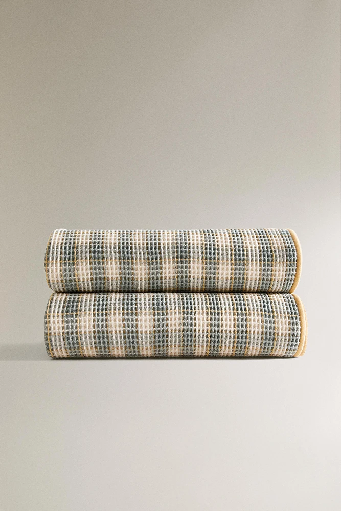 PLAID WAFFLE CARREAUX