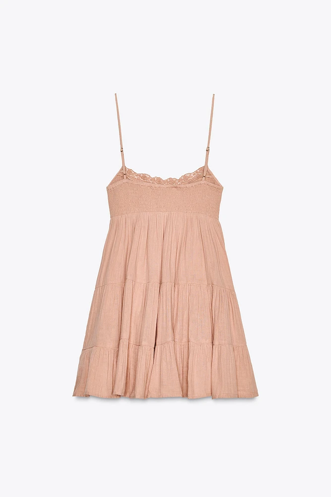 ROBE COURTE EN GAZE ET DENTELLE