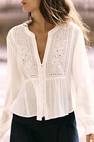BLOUSE COURTE BRODÉE PERFORÉE