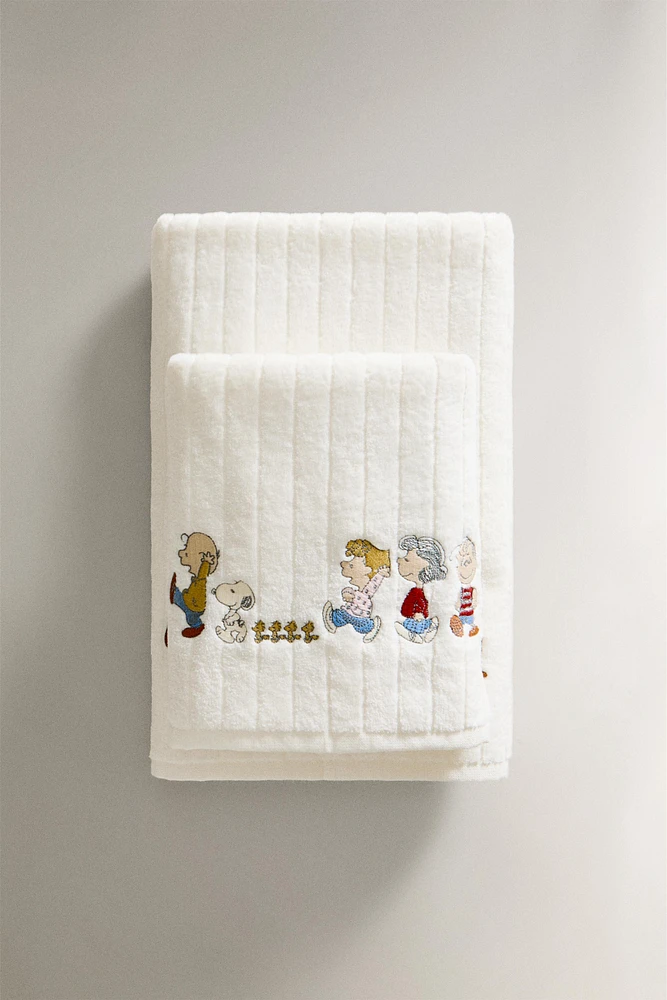 SERVIETTE DE BAIN ENFANT VELOURS PEANUTS™