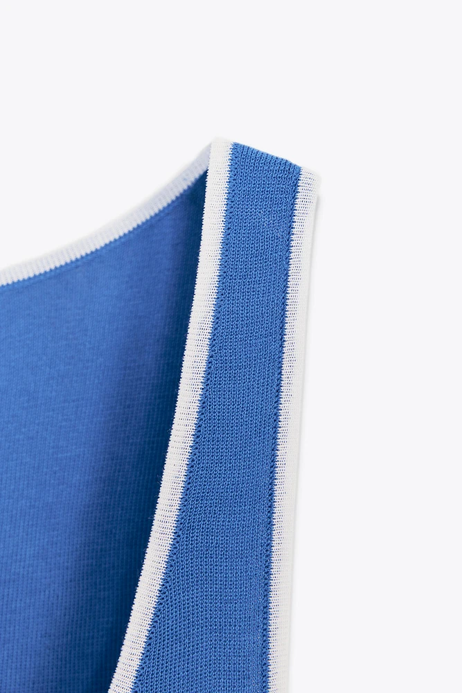 CONTRAST TRIM KNIT TOP