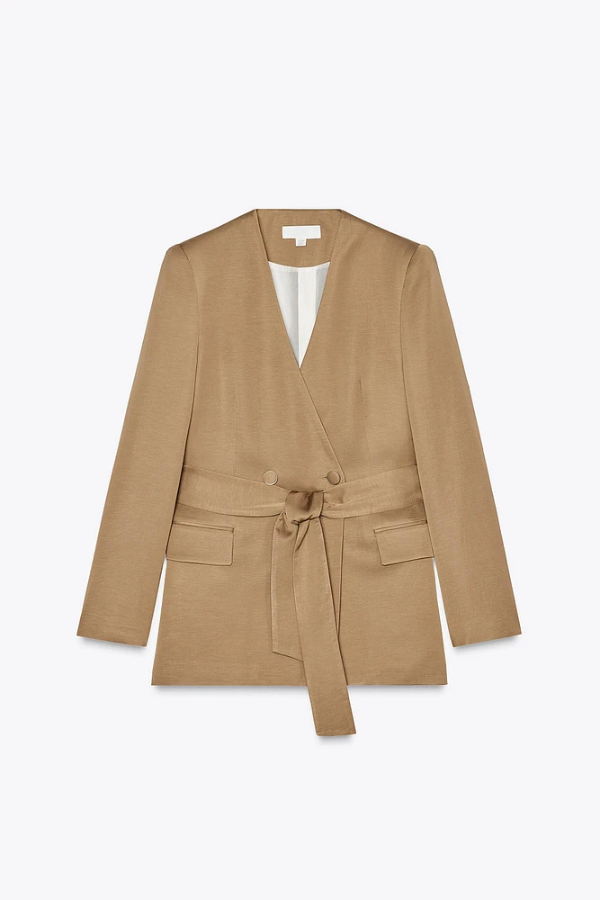BELTED BLAZER WITH SHOULDER PADS