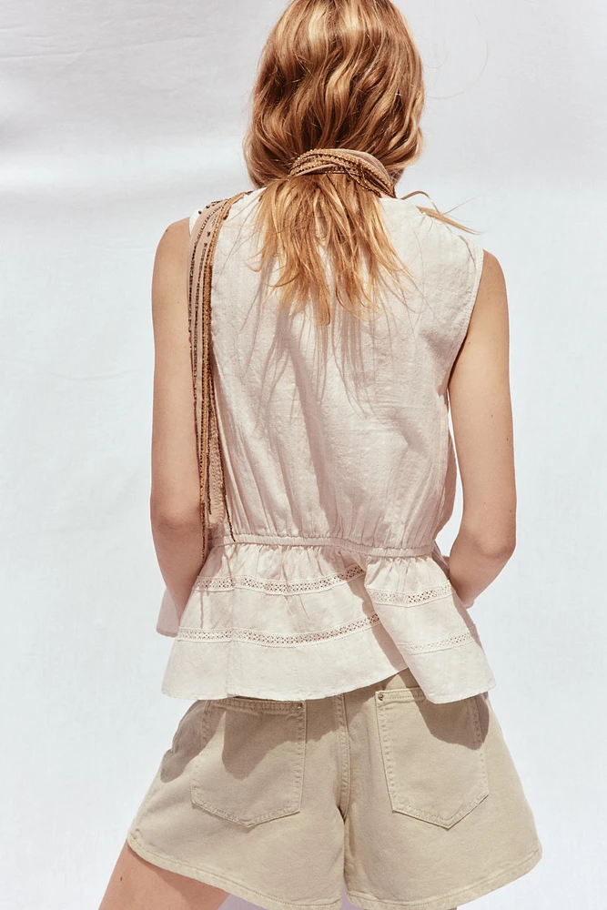LACE TRIM SLEEVELESS TOP