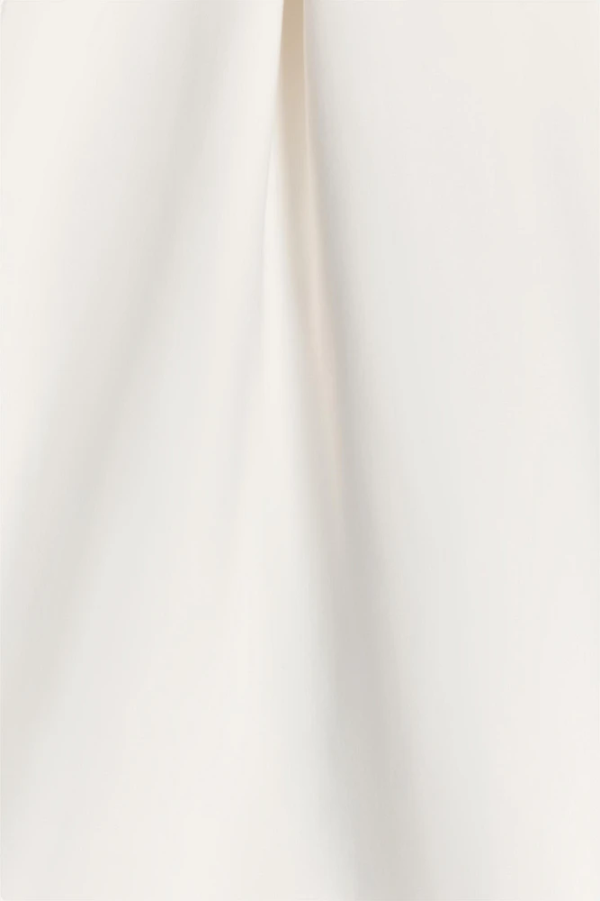 ROBE COURTE À PLIS