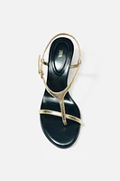 SANDALES À EFFET MÉTALLISÉ ET BRIDES