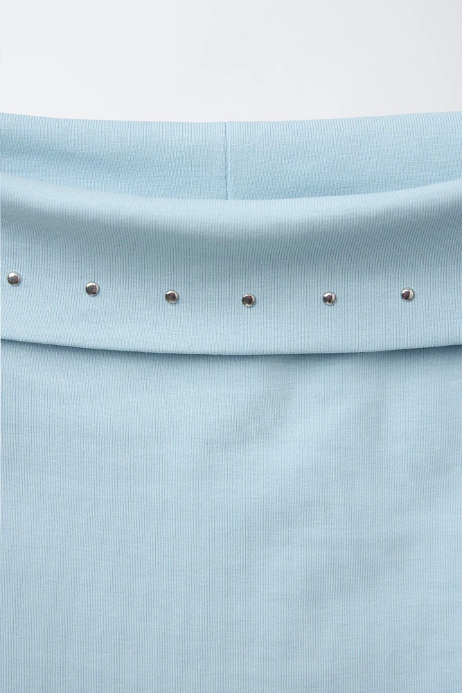 OFF-THE-SHOULDER STUDDED T-SHIRT