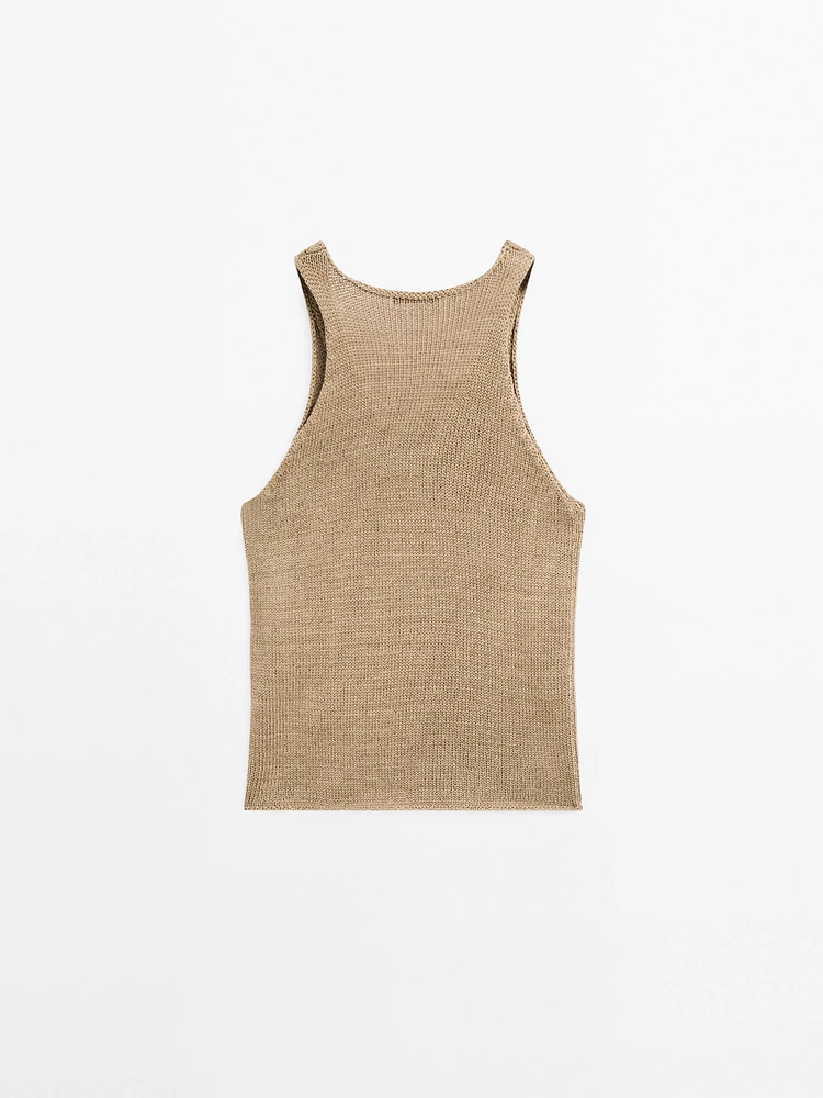Crop top with neck detail