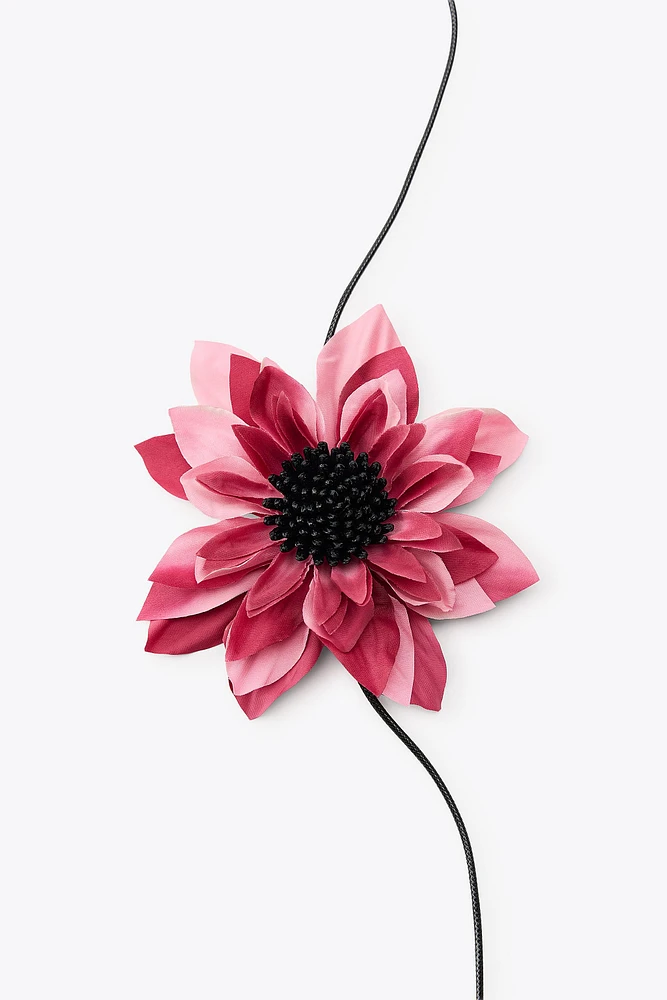 COLLIER CORDE FLEUR CONTRASTE