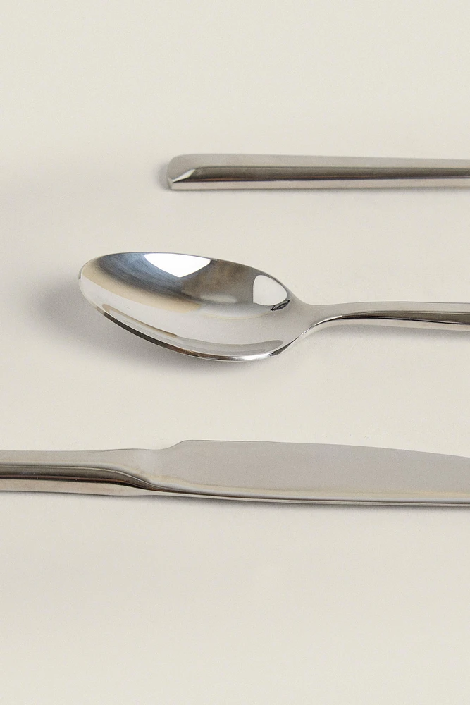 4-PIECE FORGED STEEL FLATWARE SET