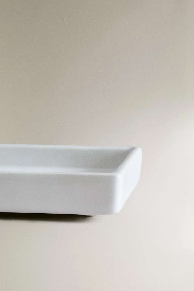 WHITE EARTHENWARE BATHROOM SOAP DISH