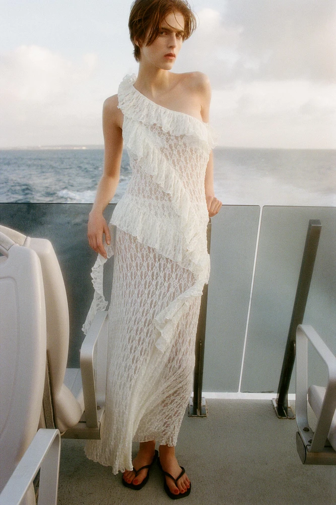 ASYMMETRIC LACE TOP