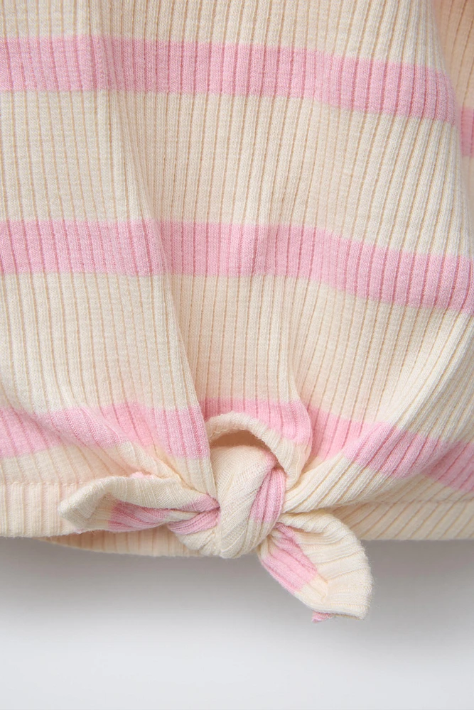 KNOT T-SHIRT AND STRIPED CYCLING LEGGINGS SET