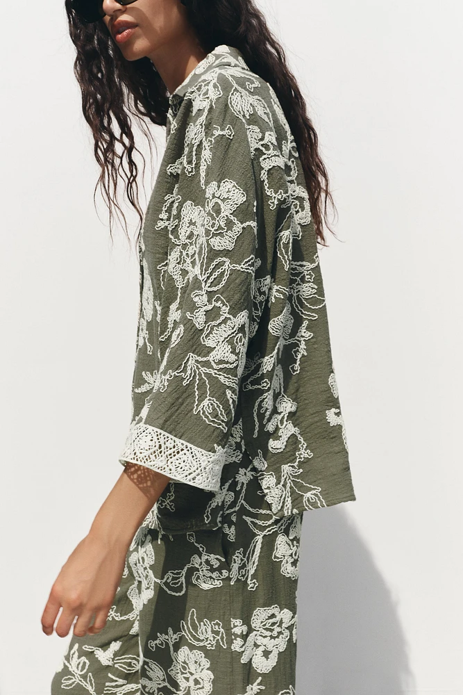 CHEMISE BRODÉE MANCHES GUIPURE