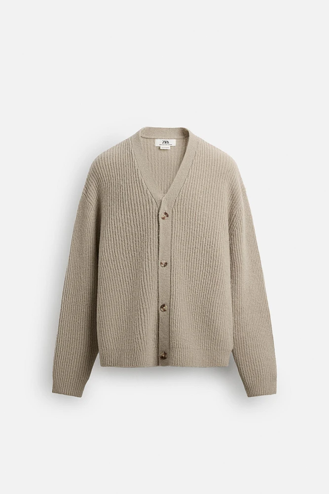 TEXTURED CARDIGAN LIMITED EDITION