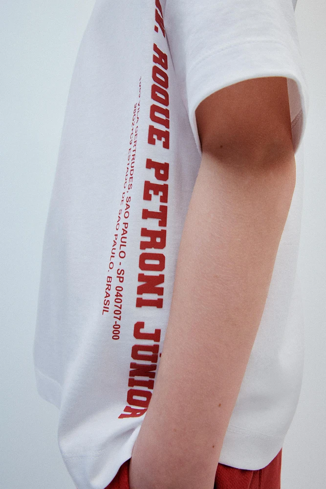 TEXT AND LABEL T-SHIRT