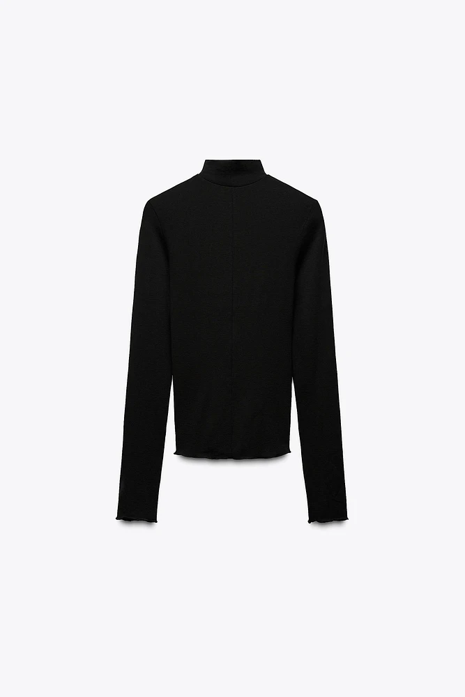 HIGH COLLAR TOP