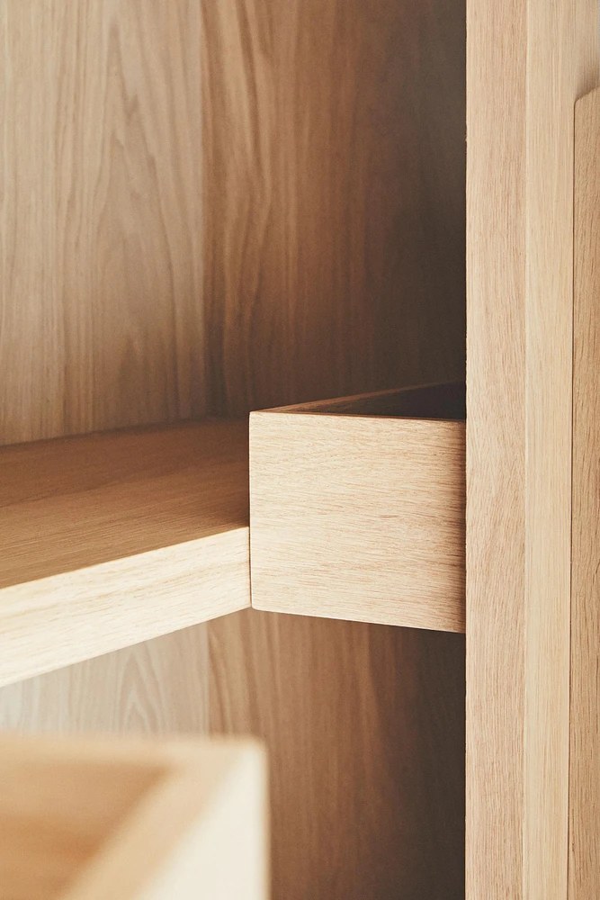CABINET 01