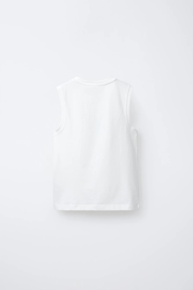 T-SHIRT SANS MANCHES IMPRIMÉ