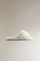 SHEEPSKIN CROSSOVER SLIPPER