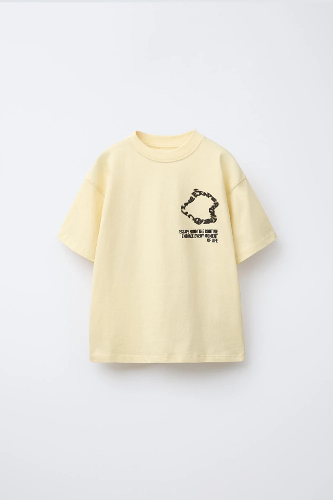 RAISED TEXT PRINT T-SHIRT