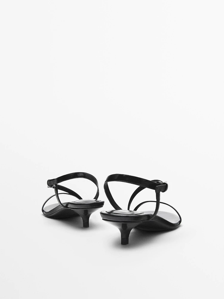 Sandales à talon lanières