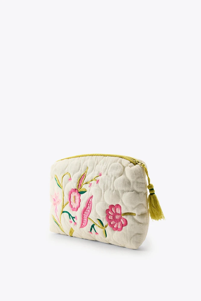 QUILTED TOILETRY BAG WITH CONTRAST EMBROIDERY