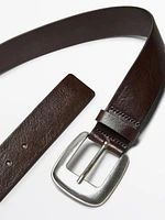 Leather belt with buckle detail