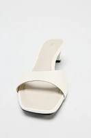 LOW HEELED LEATHER SANDALS