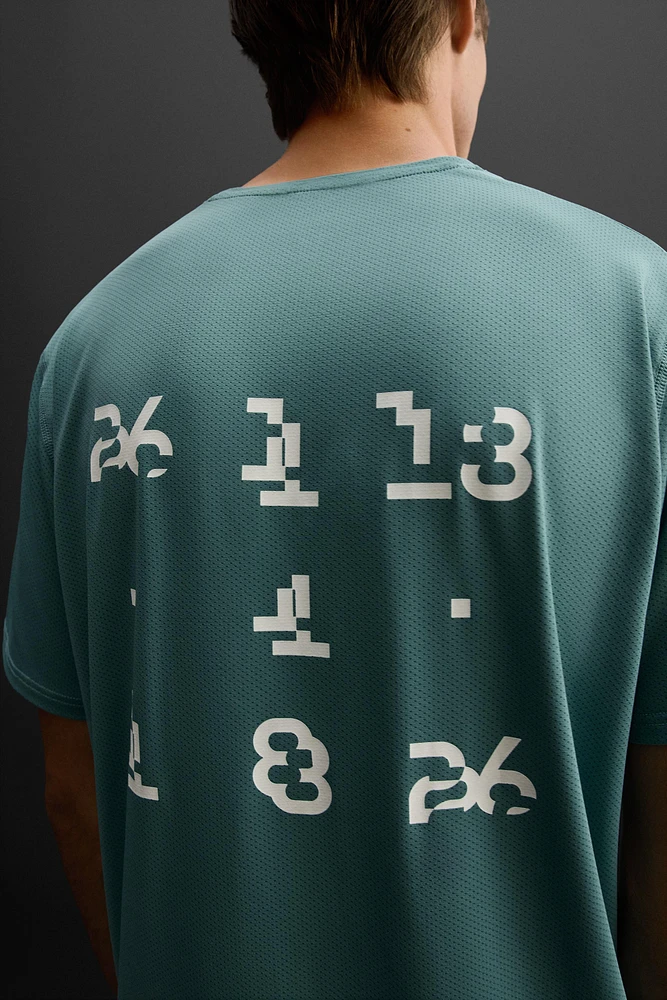PERFORATED PRINT TRAINING T-SHIRT