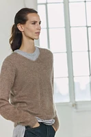 WOOL AND CASHMERE BLEND V-NECK SWEATER