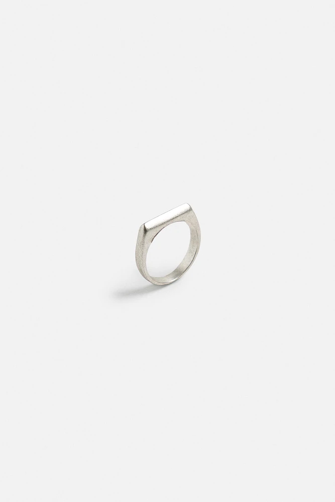 SIGNET RING