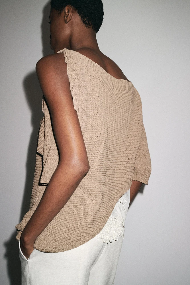 ASYMMETRICAL COMBINATION KNIT TOP